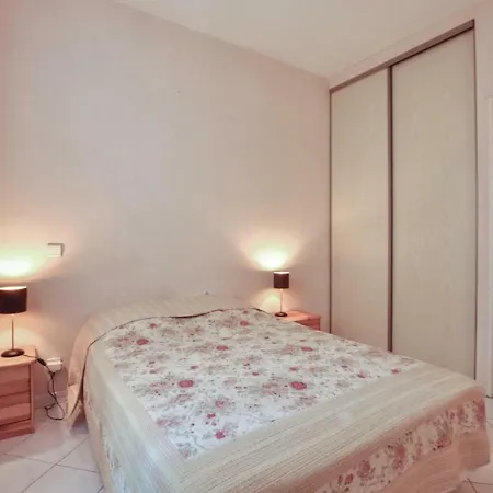 One-bedroom In Daire *